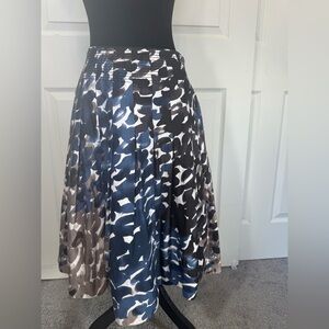 Maeve Women's Camouflage Pleated Midi Skirt. Size 4 - Navy/white/brown/black